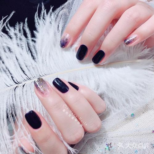 Jak vybrat správnou instituci pro školení nehtů? Škodí nail art zdraví?